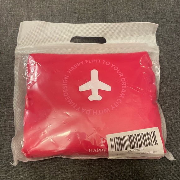 New Travel Essential Items - Picture 5 of 8